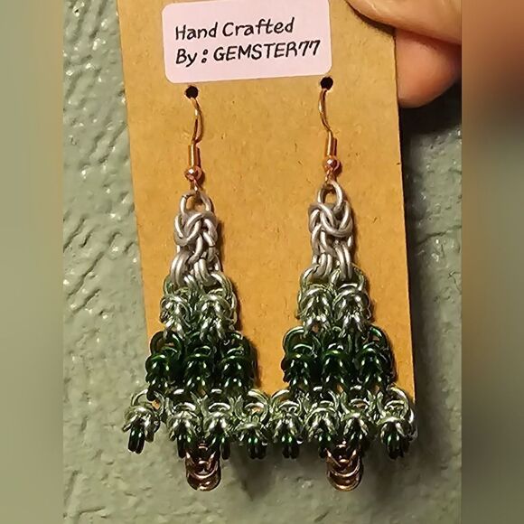 Chainmail Christmas Tree Earrings Large (E22) - Picture 5 of 5